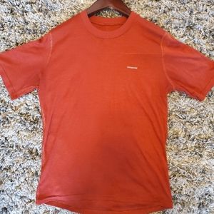 Patagonia small athletic top